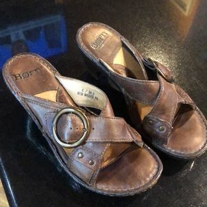 Born sandals